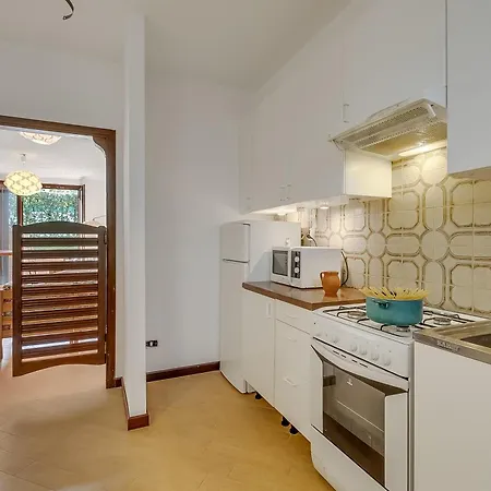 Villa Eva: Leggiuno 5-Bed Villa For Families & Groups Villa