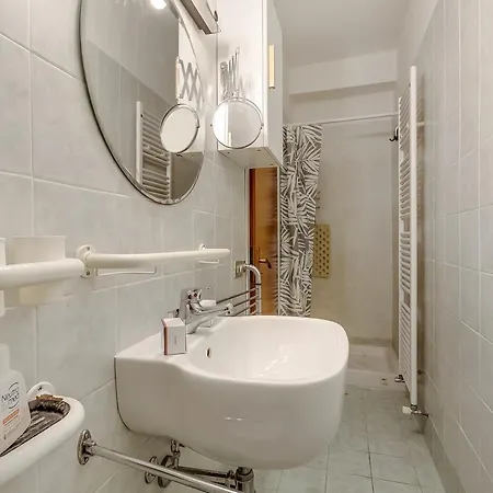 Villa Villa Eva: Leggiuno 5-Bed Villa For Families & Groups Leggiuno