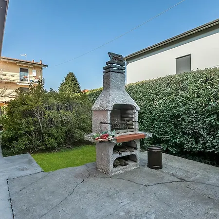 Villa Eva: Leggiuno 5-Bed Villa For Families & Groups Villa *
