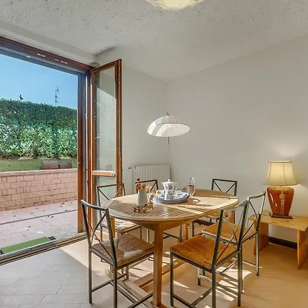 Villa Eva: Leggiuno 5-Bed Villa For Families & Groups Leggiuno