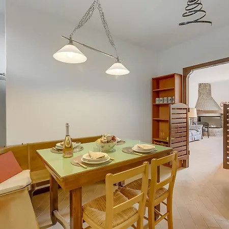 Villa Eva: Leggiuno 5-Bed Villa For Families & Groups Villa *