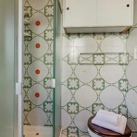 Villa Eva: Leggiuno 5-Bed Villa For Families & Groups *