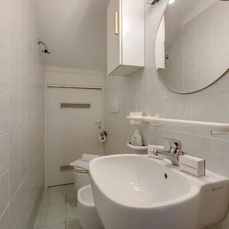 Villa Villa Eva: Leggiuno 5-Bed Villa For Families & Groups Leggiuno