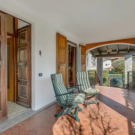 Villa Eva: Leggiuno 5-Bed Villa For Families & Groups *