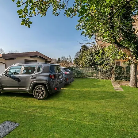Villa Eva: Leggiuno 5-Bed Villa For Families & Groups *