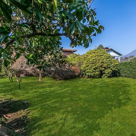 Villa Villa Eva: Leggiuno 5-Bed Villa For Families & Groups *